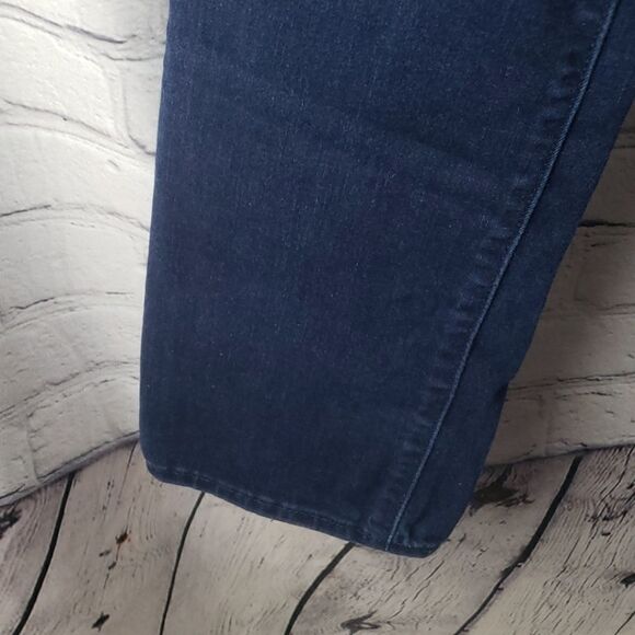 Levi's Demi Curve Jeans - Picture 4 of 7